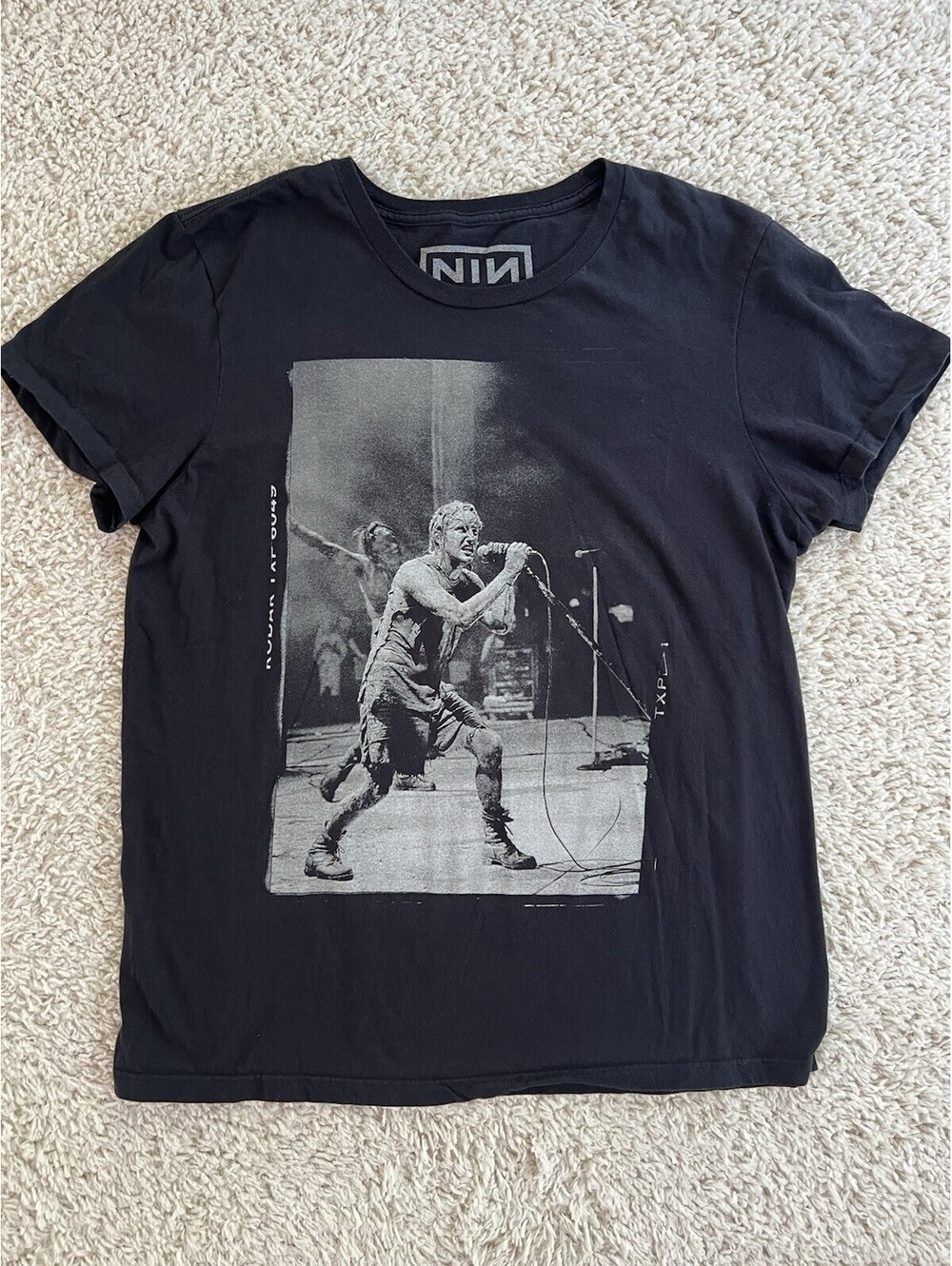 Nine Inch Nails NIN Trent Reznor Live Photo Black Graphic T-Shirt Size L